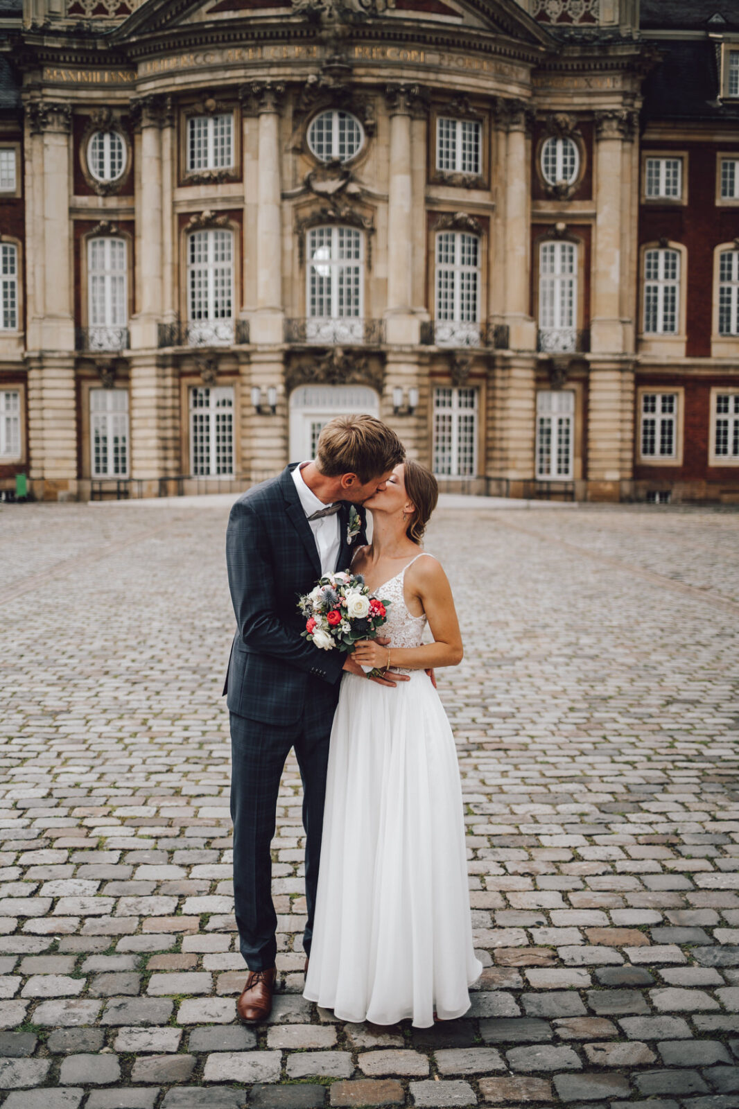 Hochzeitsfotograf Osnabrück Münster Brautpaar am Schloss