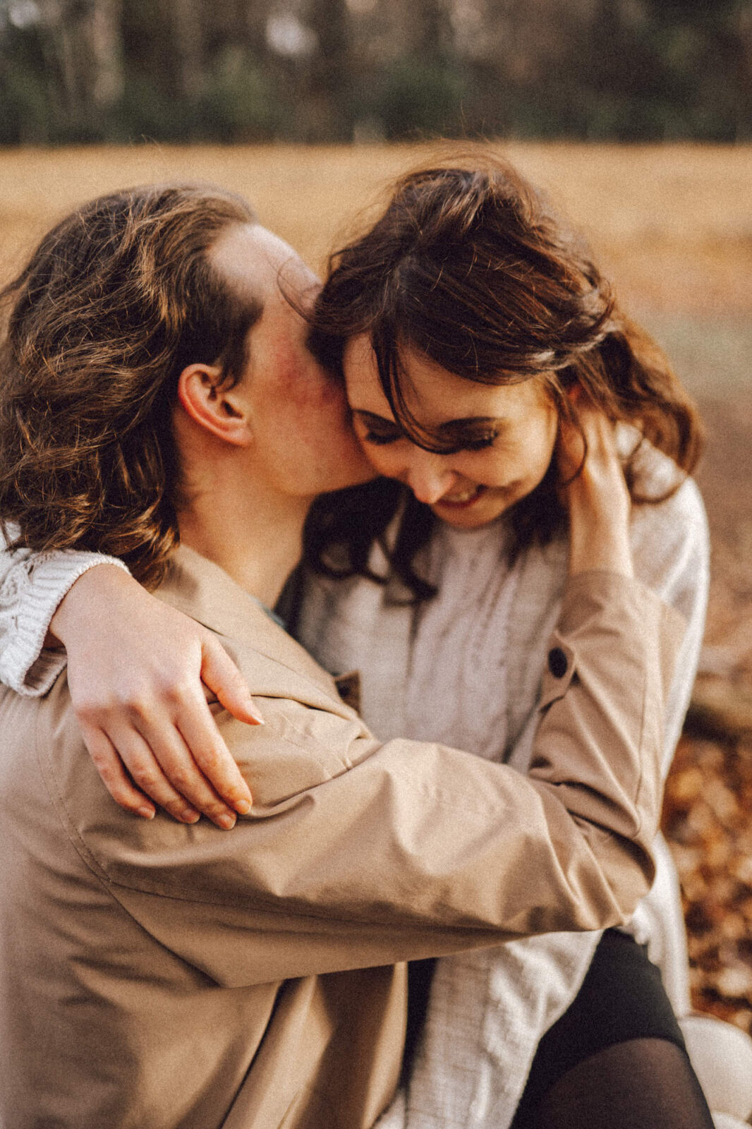 Hochzeitsfotograf Osnabrück Münster freund flüstert freundin was ins ohr