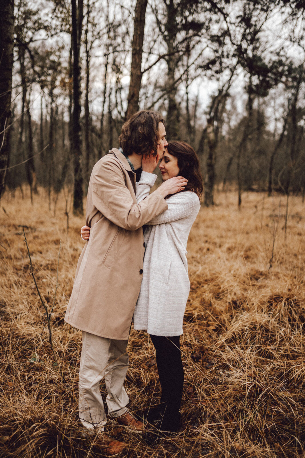 Hochzeitsfotograf Osnabrück Münster Paar küsst sich