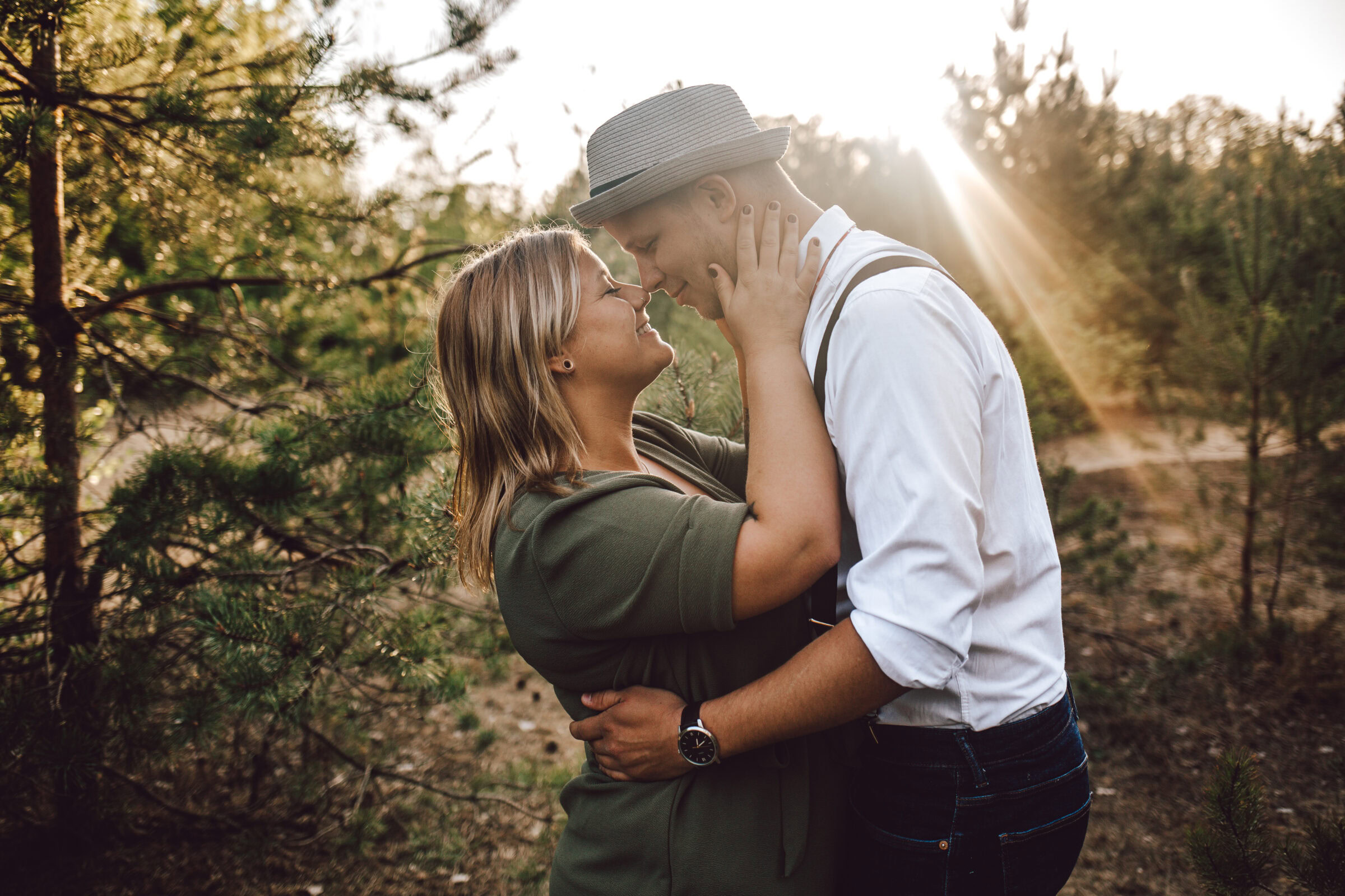 Hochzeitsfotograf Osnabrück - Verlobungsshooting im Sonnenuntergang