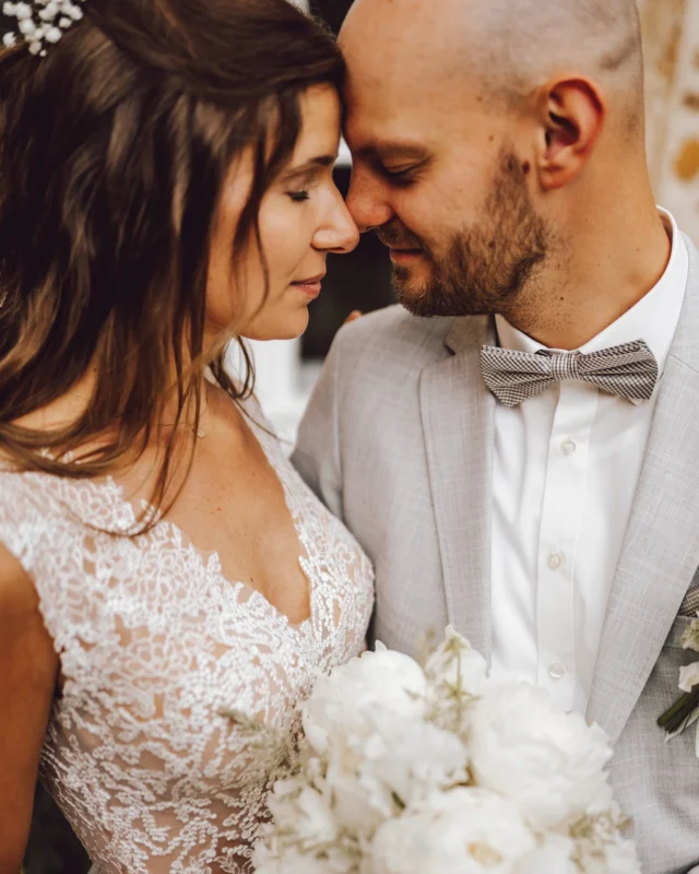 Ich freue mich wahnsinnig auf die nächste Hochzeitssaison! Eine Hochzeit ist ein Ereignis voller Magie und Liebe, welches seinesgleichen sucht ❤️

#großeliebe #hochzeitsfotograf #weddingstories #engaged💍 #verlobt #osnabrück #münster #rheine #hochzeit #weddinginspo
